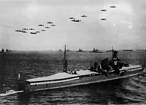 The Japanese Navy's forces gather for the battle against the US Pacific Fleet in the Coral Sea