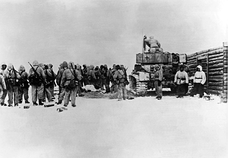 German troops and armor await orders to advance against Kharkov in February 1943